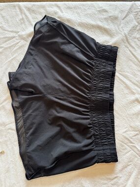 Athleta mesh racer run mid rise short